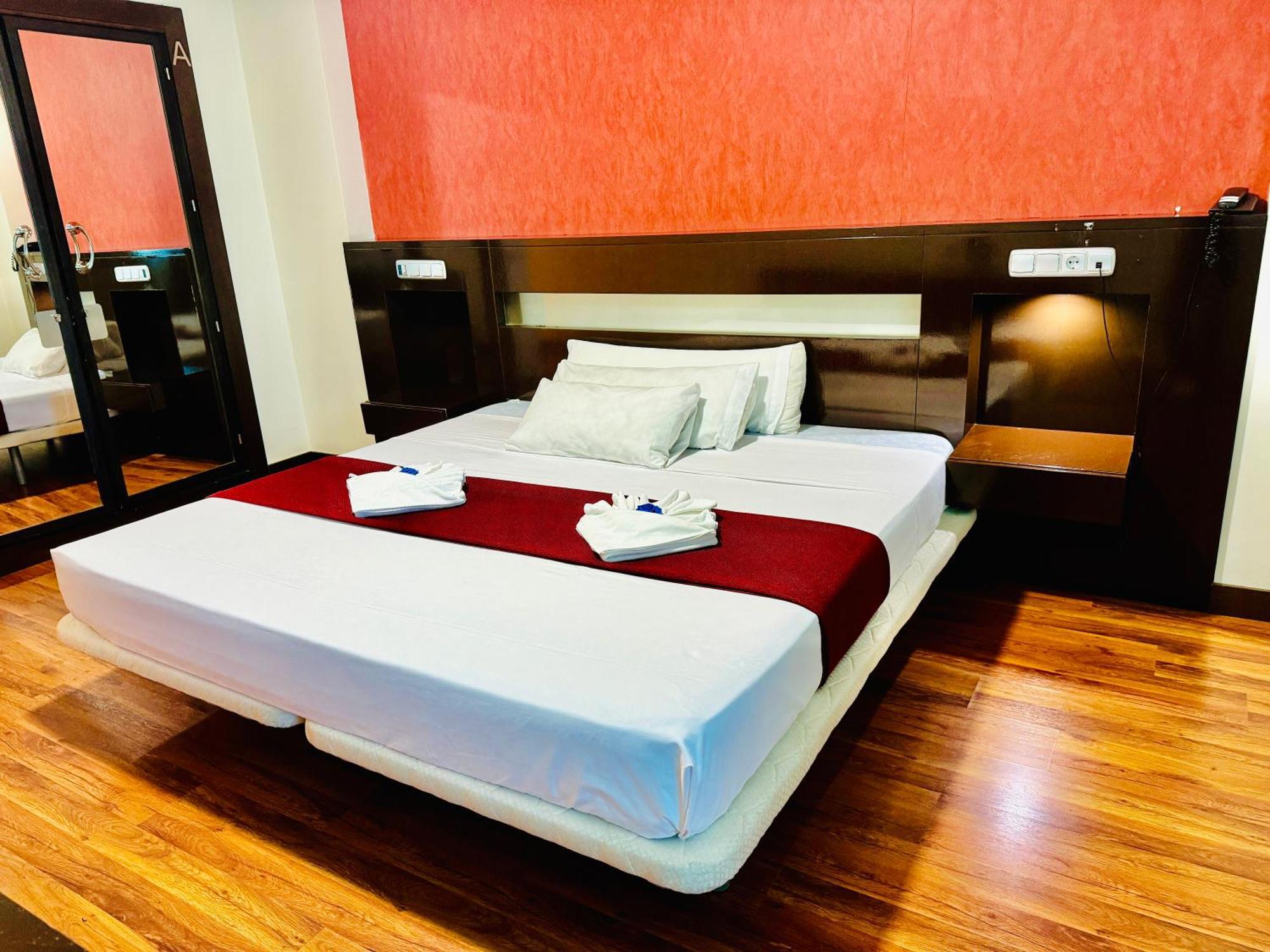 Hotel La Cantuena Parla Zewnętrze zdjęcie