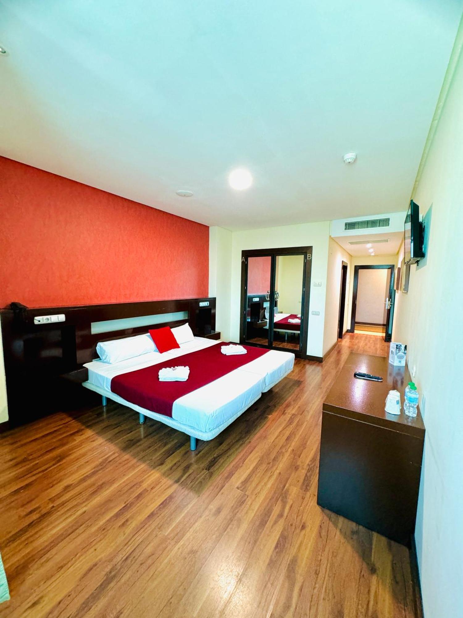 Hotel La Cantuena Parla Zewnętrze zdjęcie